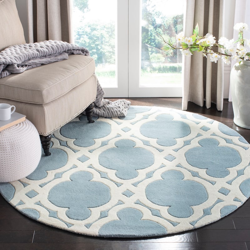 SAFAVIEH Handmade Chatham Naemi Modern Wool Rug - 5' Round - Blue/Ivory