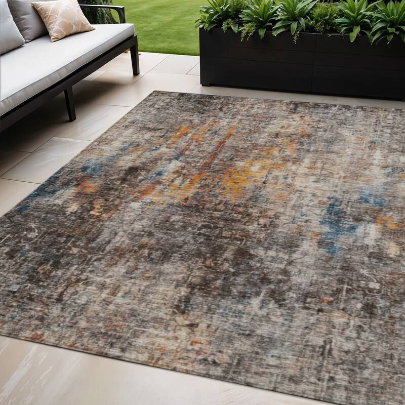 HomeRoots Abstract Transitional Rectangle Outdoor Rug - 5' X 8'