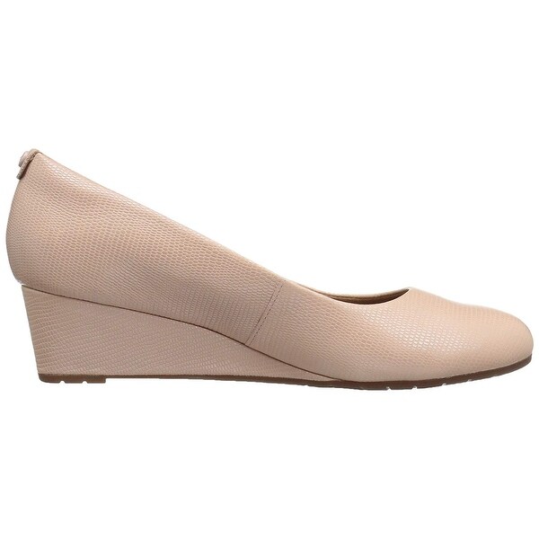 Vendra bloom wedge pump outlet