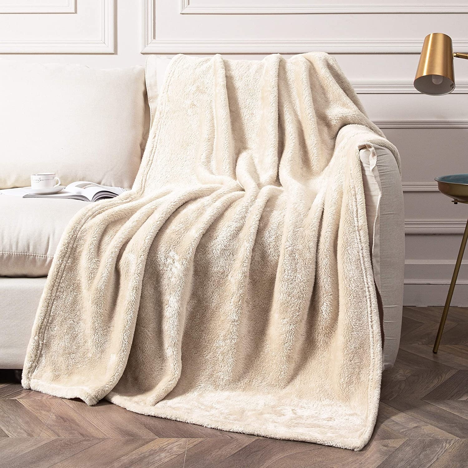 Plush Fleece Throw Blanket Cozy and Lightweight