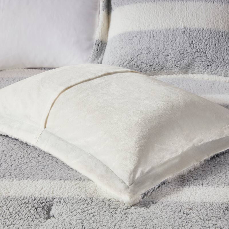 Madison Park Asher Green/Ivory Sherpa Comforter Set