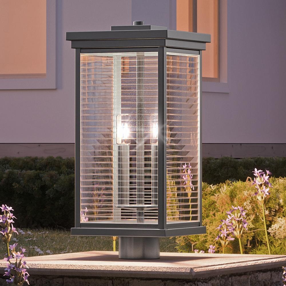 Modern outlet pier lights
