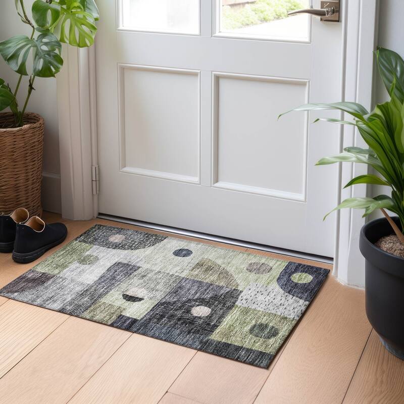 Machine Washable Indoor/ Outdoor Contemporary Geo Chantille Rug - Aloe - 1'8" x 2'6"