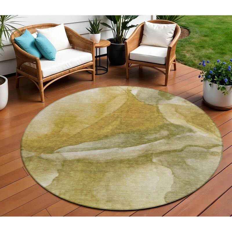 HomeRoots Abstract Transitional Rectangle Outdoor Rug - 8' Round