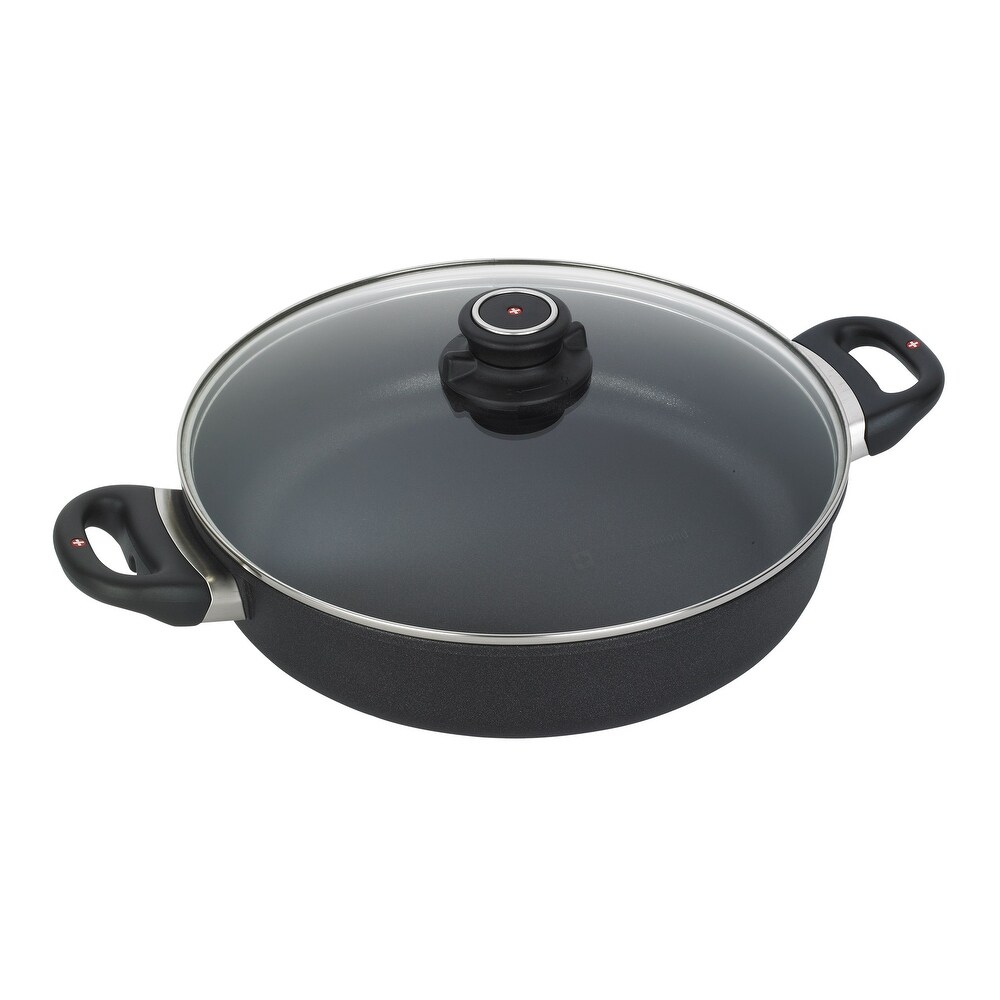 Cuisinart 733-30H Chef's Classic Stainless 5-1/2-Quart Saute Pan with  Helper Handle and Cover - Bed Bath & Beyond - 22537398