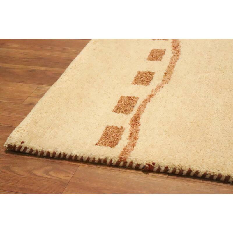 Hand Knotted Oriental 100% Wool Carpet Modern Modern Beige & Ivories Gabbeh Area Rug - 5' 11'' X 4' 0''