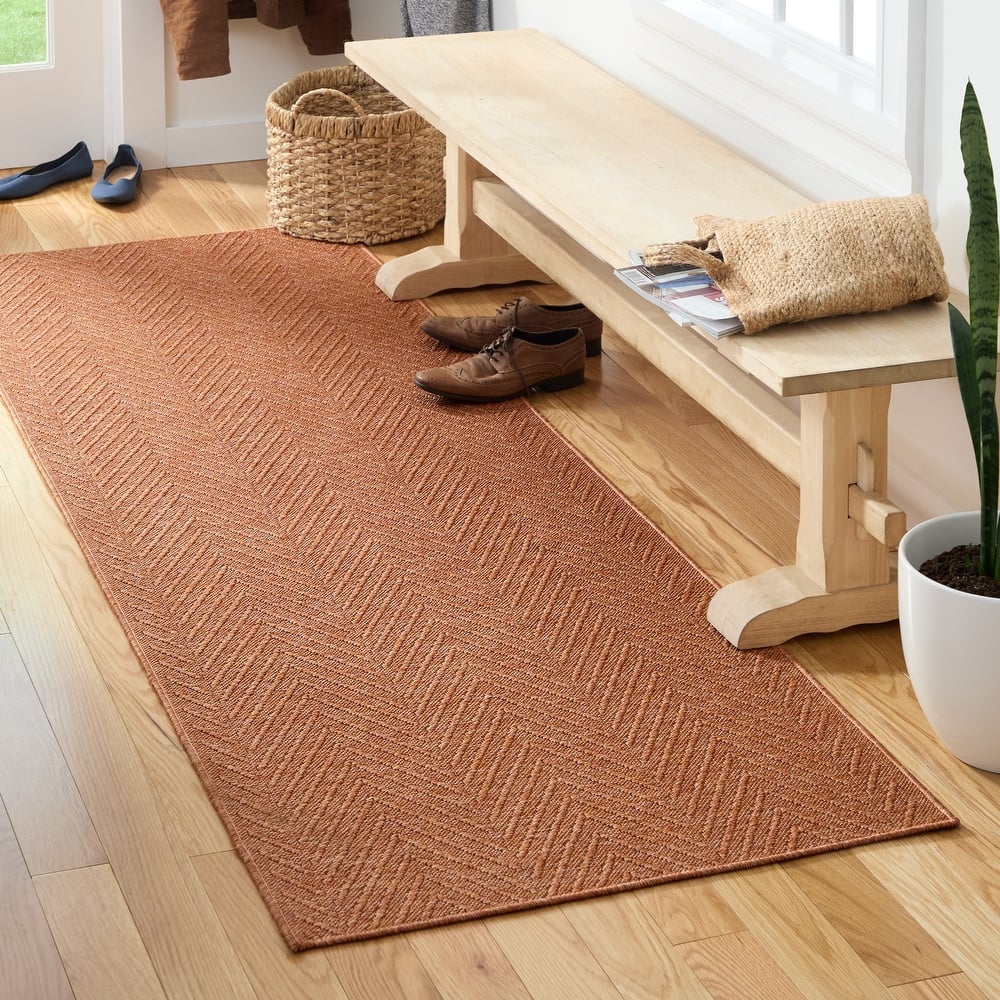 TOWN & COUNTRY BASICS Pax Herringbone Textured Solid Machine Washable Area Rug Rust