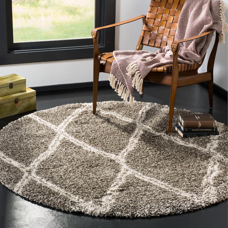 SAFAVIEH Hudson Shag Akbota 2-inch Thick Rug - 5' Round - Grey/Ivory