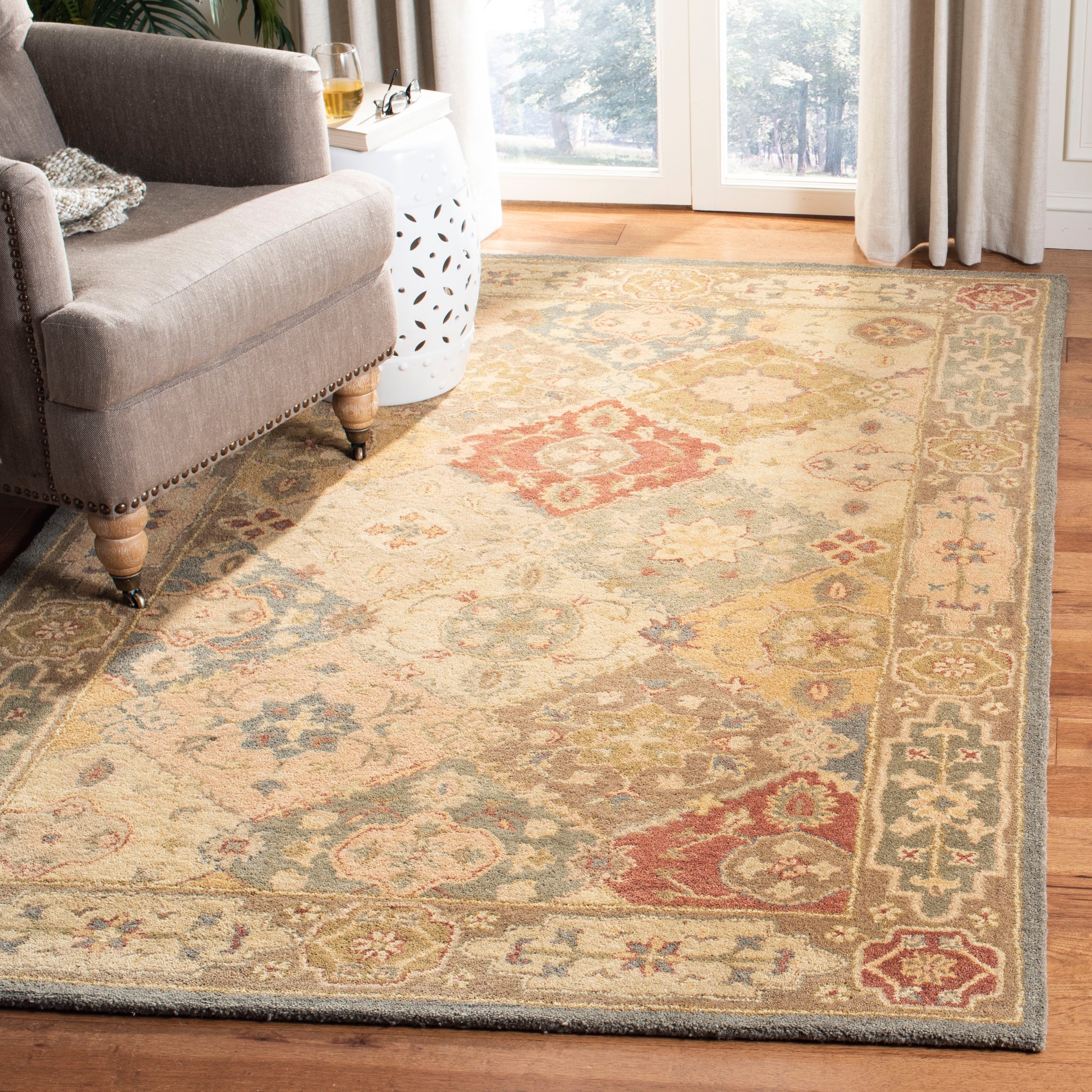 SAFAVIEH Handmade Antiquity Claudiane Traditional Oriental Wool Rug