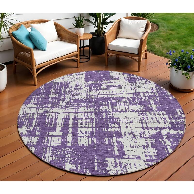 HomeRoots Abstract Transitional Rectangle Outdoor Rug - 8' Round