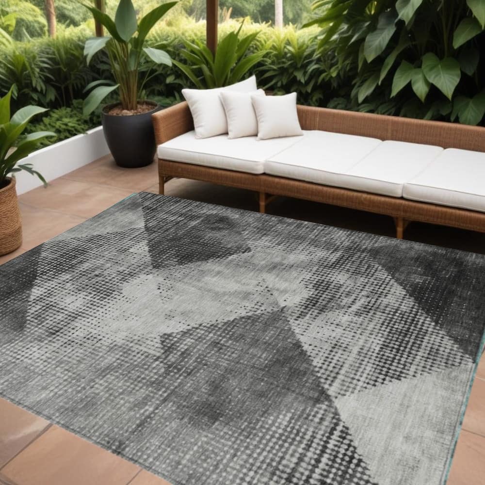 HomeRoots Geometric Transitional Rectangle Outdoor Rug