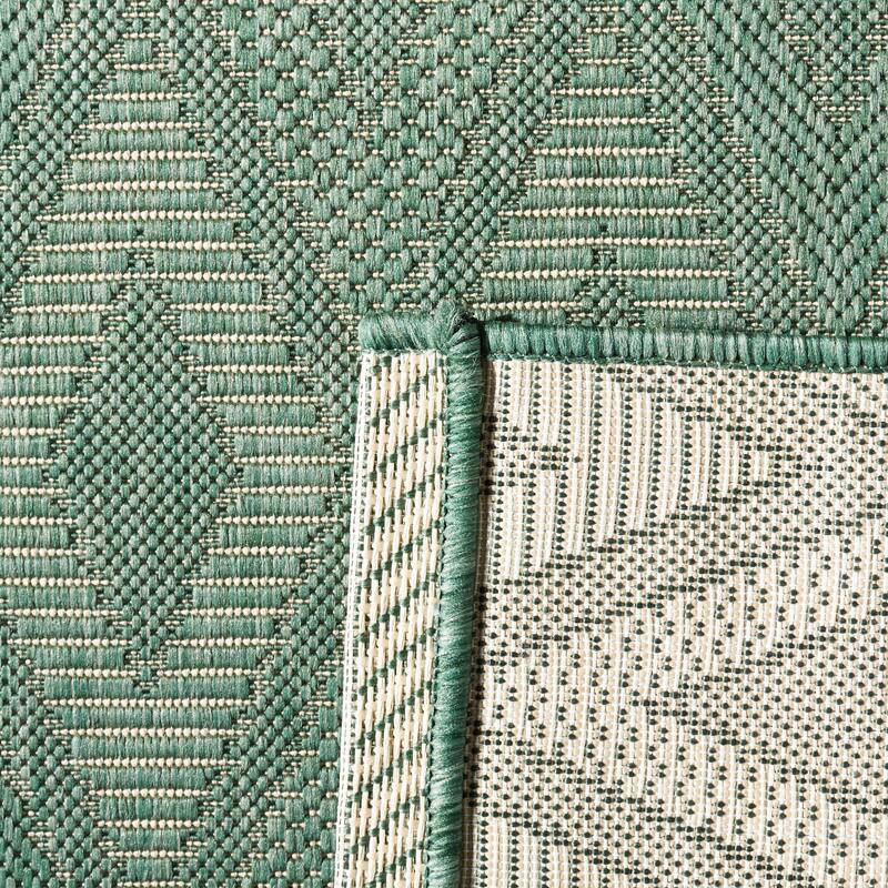 SAFAVIEH Courtyard Briony Indoor/ Outdoor Waterproof Backyard Patio Rug