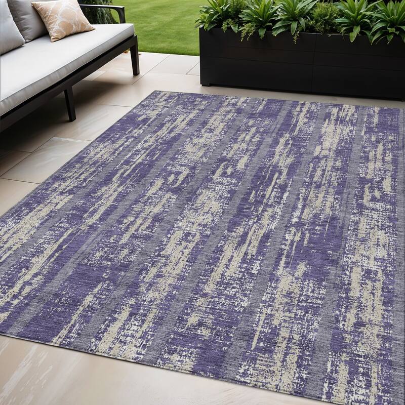 HomeRoots Striped Transitional Rectangle Outdoor Rug - 5' X 8'