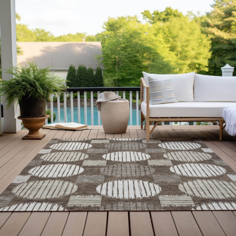 Machine Washable Indoor/ Outdoor Chantille Contemporary Dotty Rug