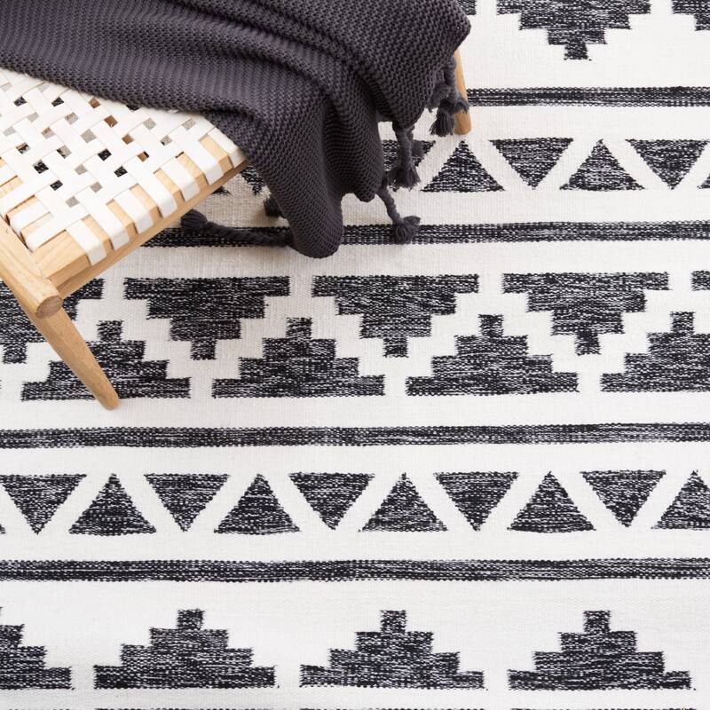 SAFAVIEH Handmade Kilim Tylaj Boho Tribal Rug