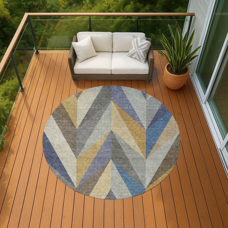 Machine Washable Indoor/ Outdoor Modern Chevron Chantille Rug - Gold - 8' x 8'