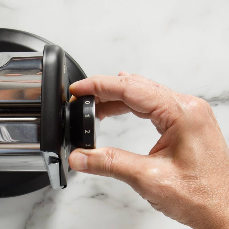 Calphalon Aero Heavy Duty Manual Pasta Maker Machine Noodle Maker w/Rollers & Cutters - Spaghetti, Fettuccini, Lasagna - Black