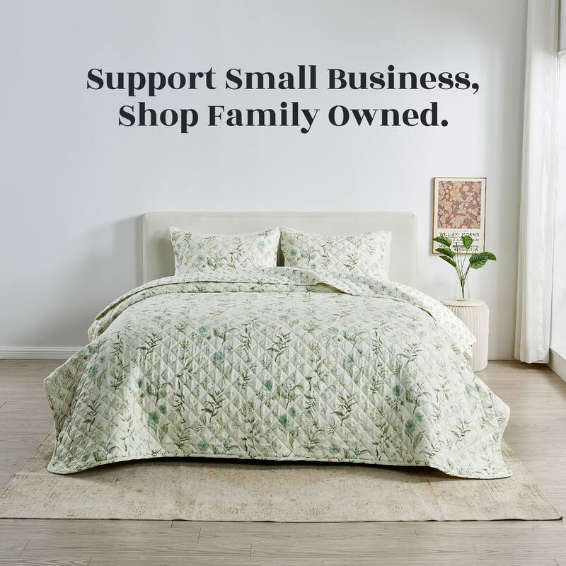 Linery & Co. Floral Printed Reversible Stitched Quilt Set with Shams