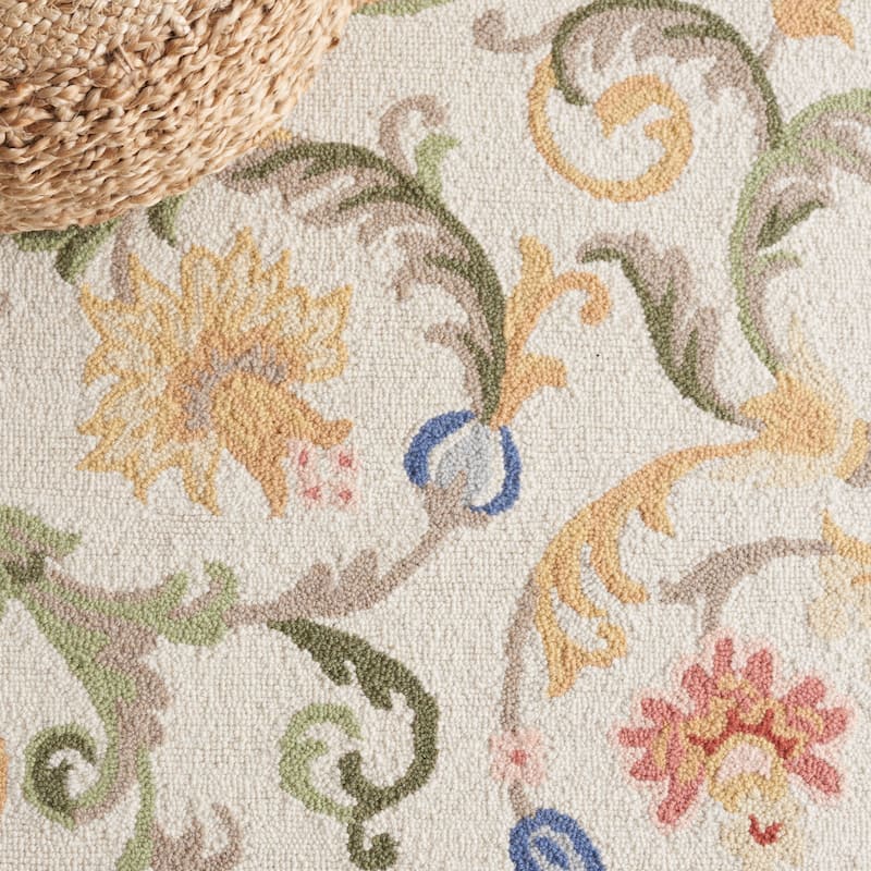 SAFAVIEH Handmade Chelsea Mahvash Floral Wool Rug