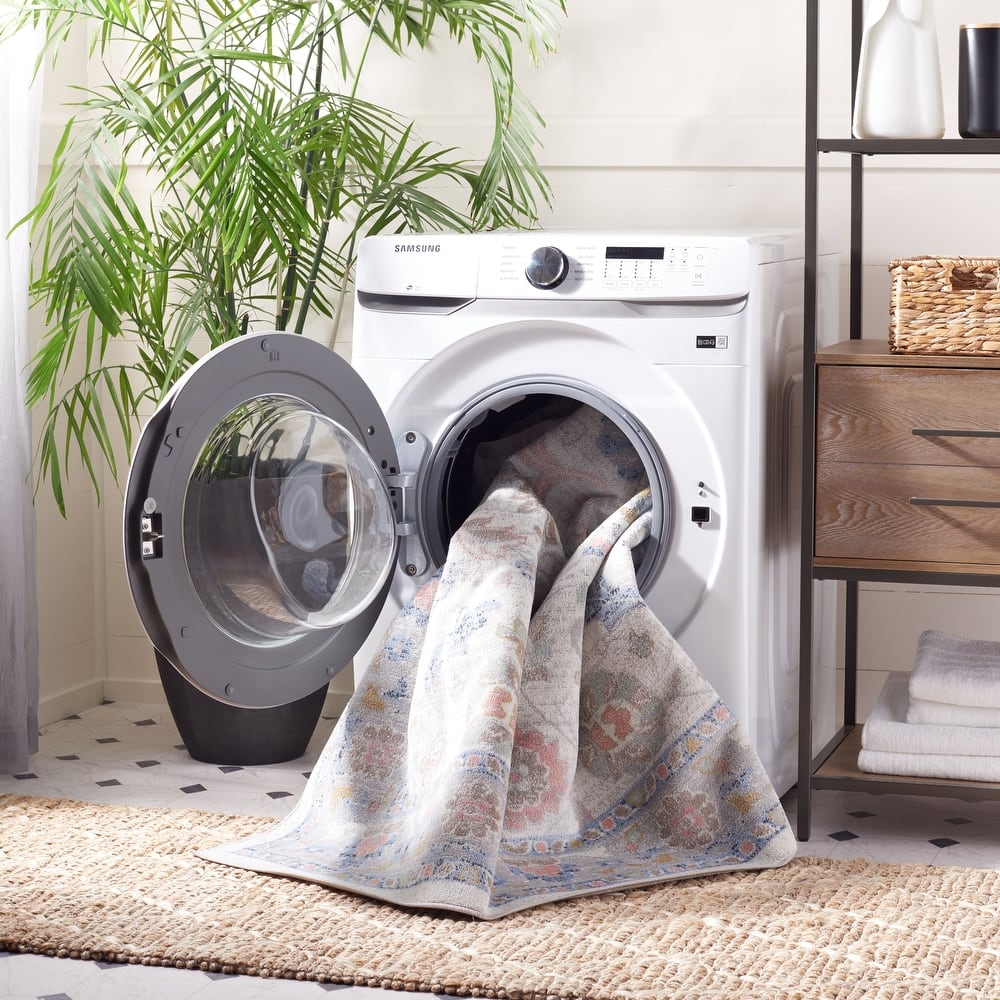 SAFAVIEH Bayside Machine Washable Shweta Oriental Rug