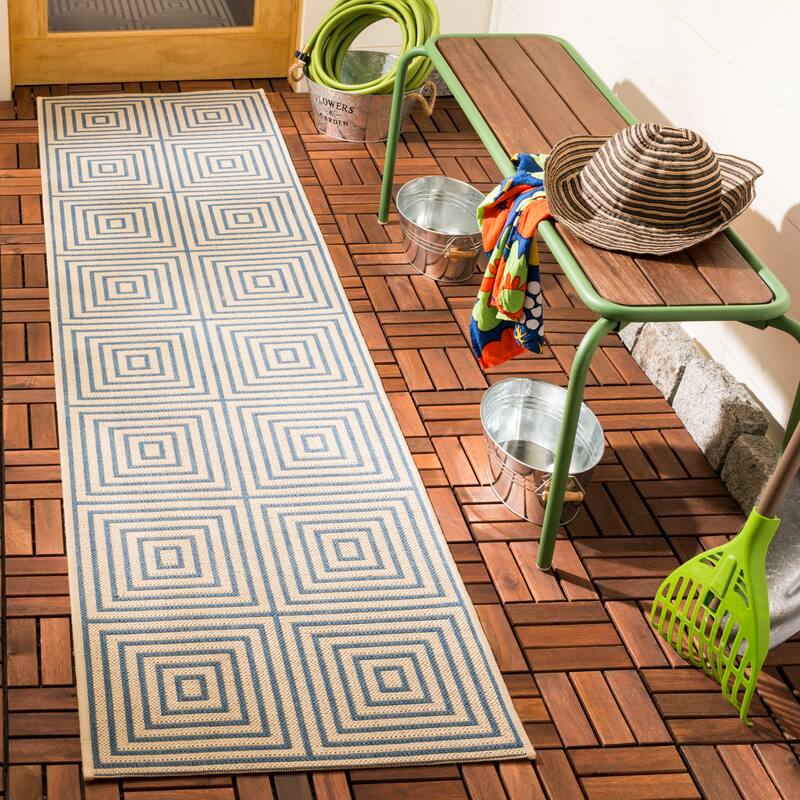 SAFAVIEH Beach House Indoor/ Outdoor Waterproof Patio Backyard Rug