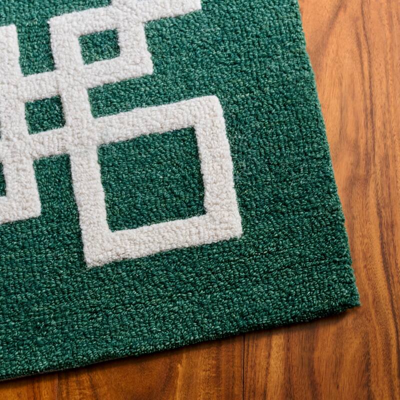 Martha Stewart by SAFAVIEH Handmade Fulgenzia Wool Rug