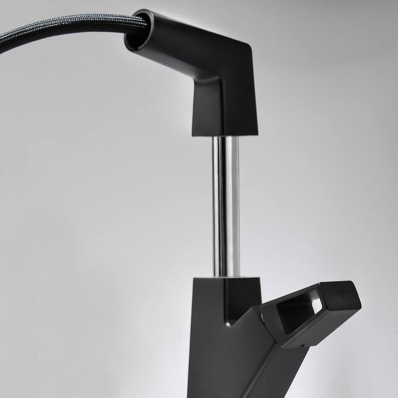 Pull Out Swivel Single Hole Bathroom Faucet