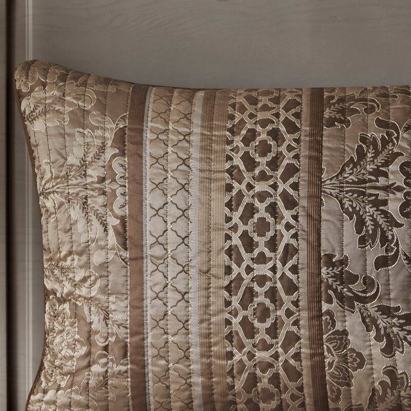 Madison Park Venetian 6 Piece Jacquard Quilt Set with Throw Pillows