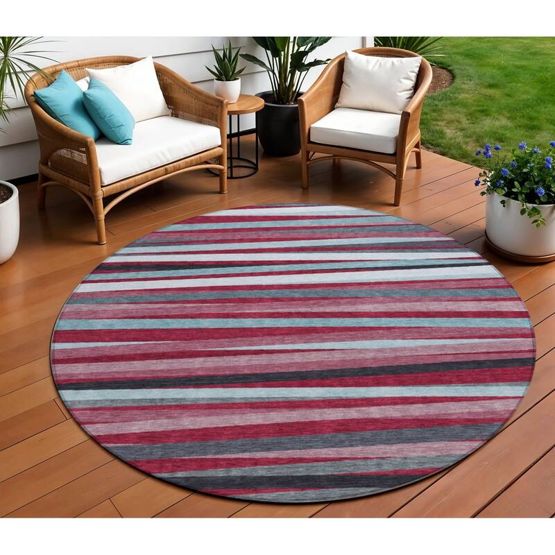 HomeRoots Striped Transitional Rectangle Outdoor Rug - 8' Round
