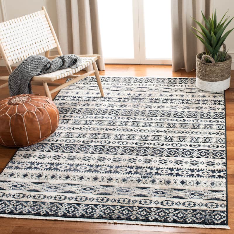 SAFAVIEH Herat Kellie Traditional Rug - 8' x 10' - Ivory/Black