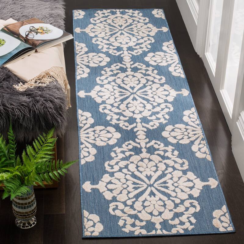 SAFAVIEH Cottage Florene Indoor/ Outdoor Patio Backyard Rug