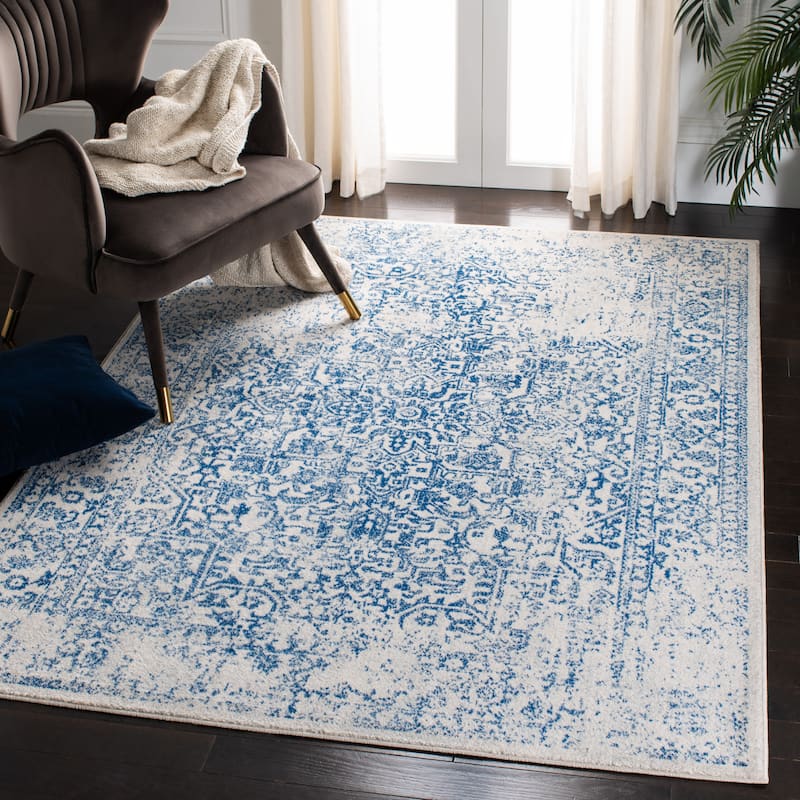 SAFAVIEH Evoke Quinn Vintage Distressed Rug - 5'1" x 7'6" - Ivory/Navy