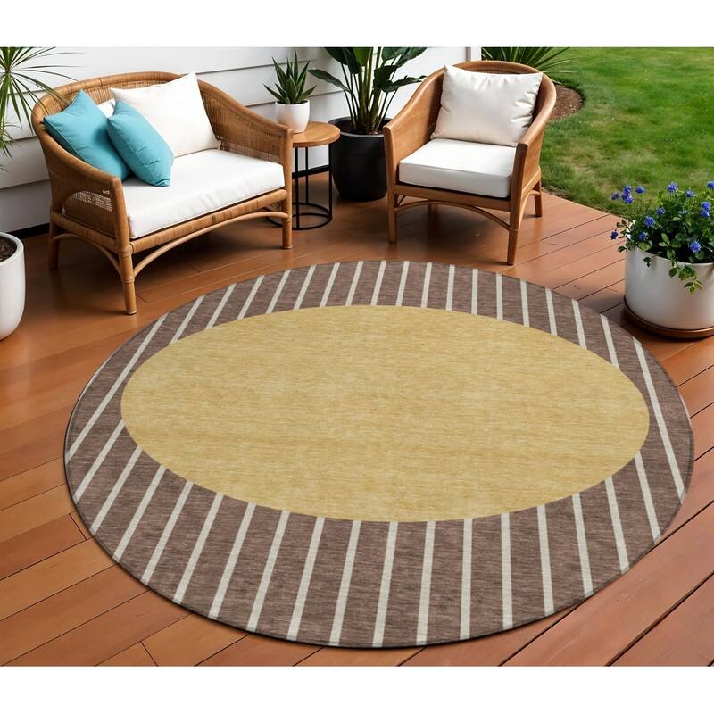 HomeRoots Striped Transitional Rectangle Outdoor Rug - 8' Round
