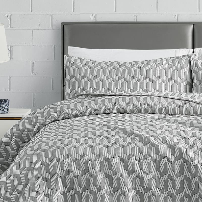 DESIGN STUDIO Torino Geo Soft Woven Matelasse Reversible Jacquard Cotton Blend Quilt Set