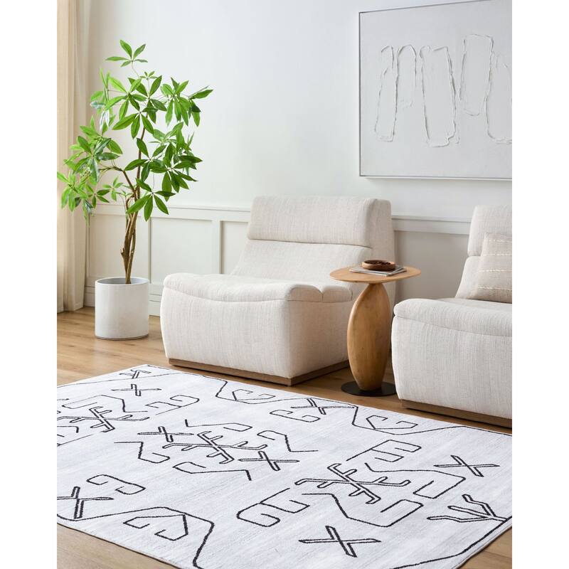 Livabliss Traditional Lavable Tribal Washable Area Rug - 2'6" x 8' - White/ Black