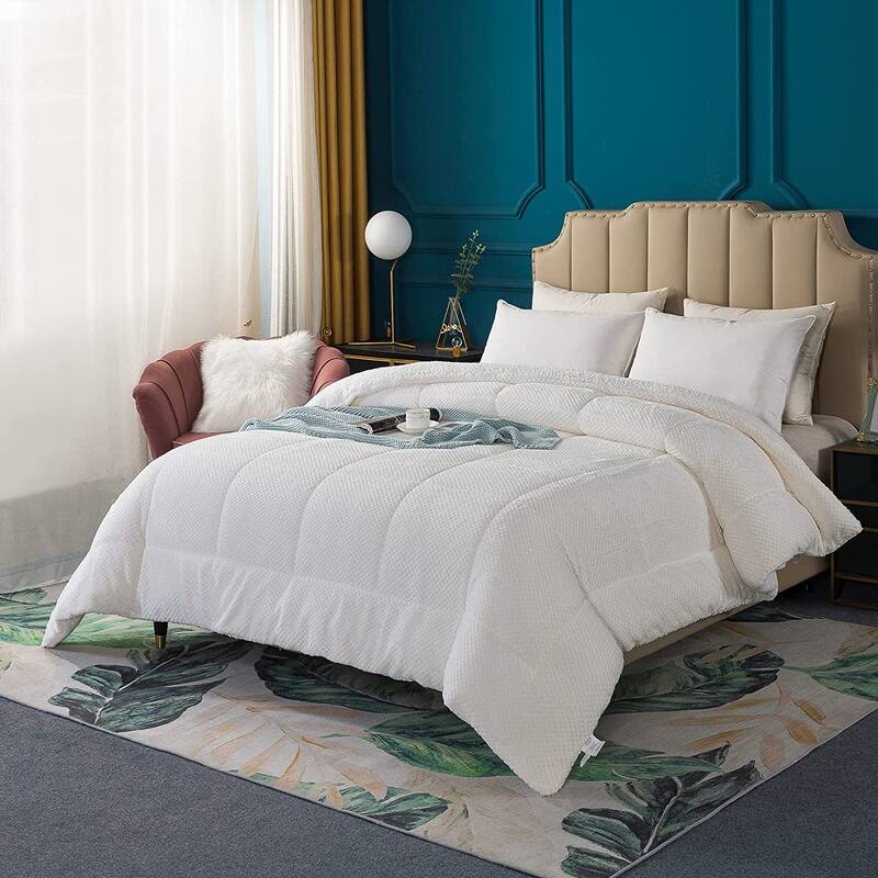 KASENTEX Luxury Plush Comforter, Ultra Soft Cozy Reversible Sherpa Machine Washable Bedding