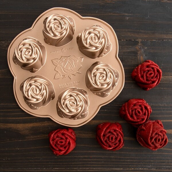 Nordic Ware Rosebud Cake Pan