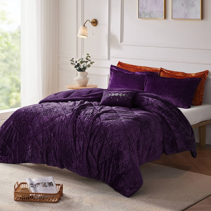 Intelligent Design Isabel Velvet Duvet Cover Set (Insert Excluded)
