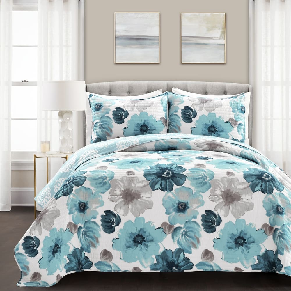 Levine Reversible Floral/ Damask 3-piece Quilt Set