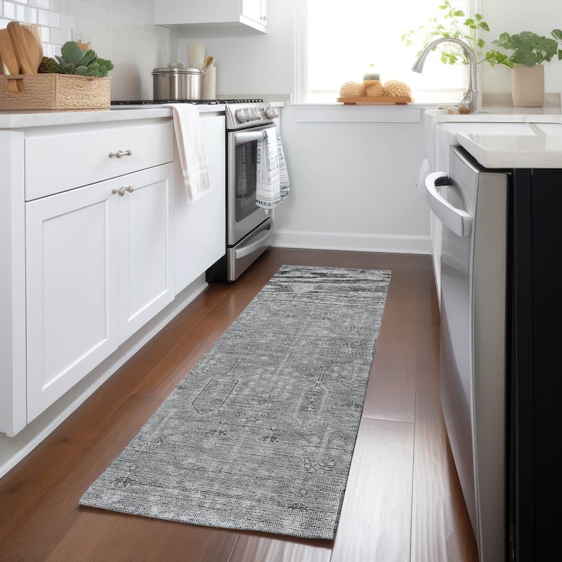 Machine Washable Indoor/ Outdoor Chantille Distressed Traditional Rug