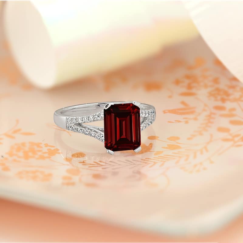 Auriya 2 1/8ct Fancy Emerald-cut Garnet Gemstone and Diamond Engagement Ring 1/4ctw 14k Gold