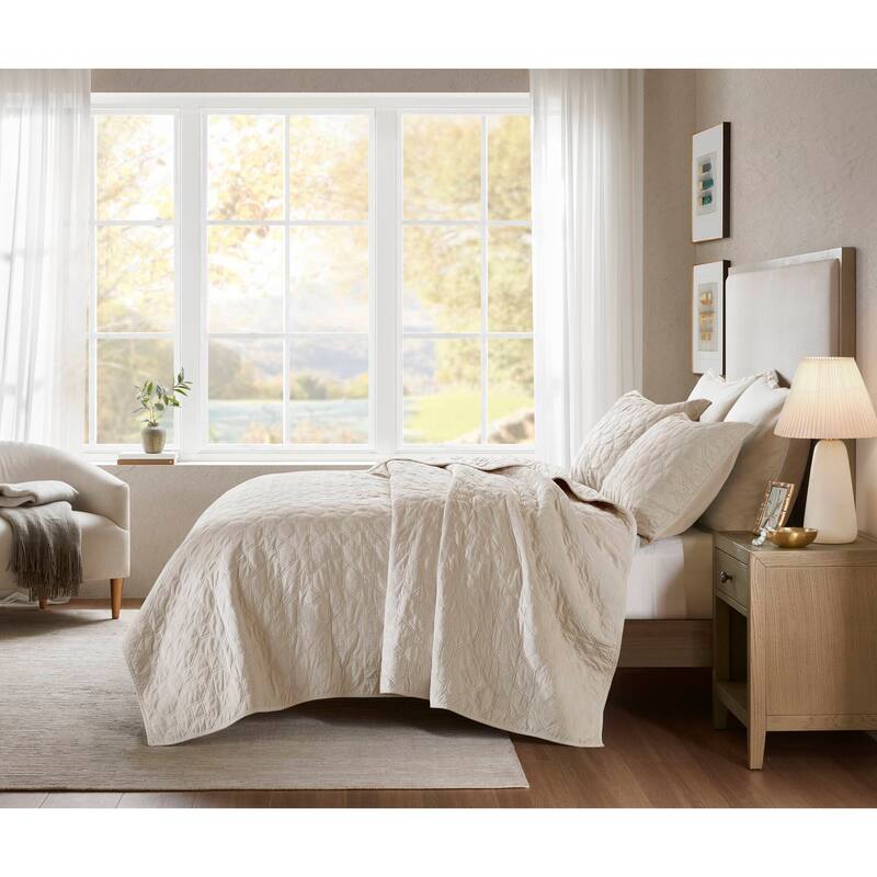 Madison Park Emery 3 Piece Velvet Quilt Set