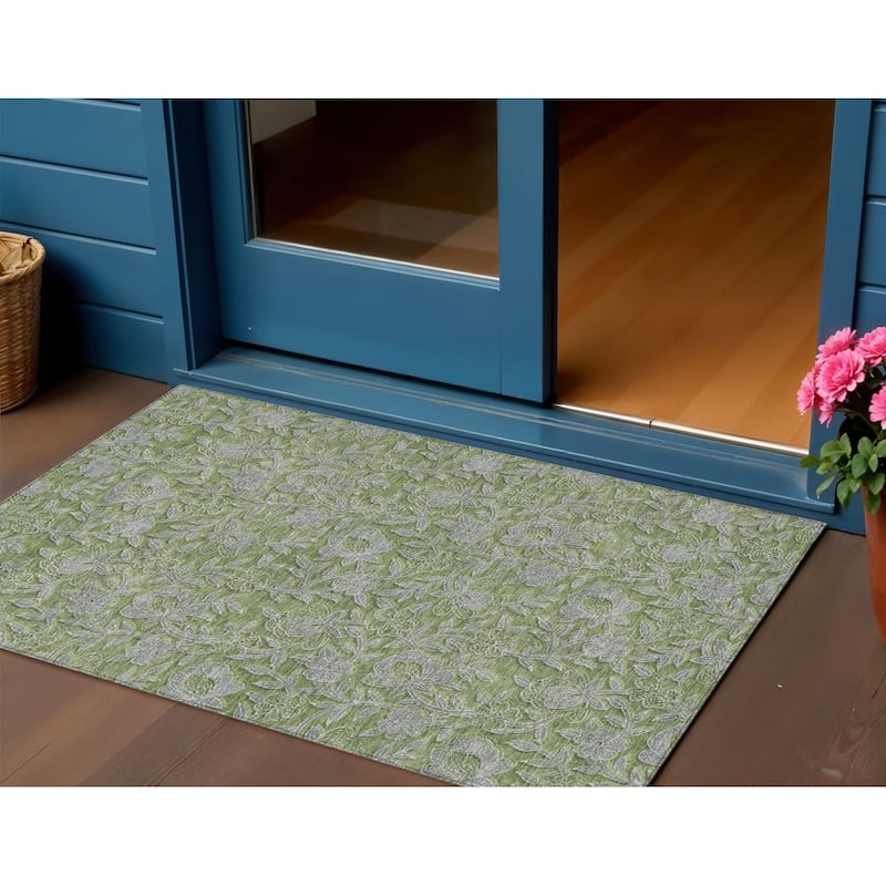 HomeRoots Floral Transitional Rectangle Outdoor Rug - 3' x 5'