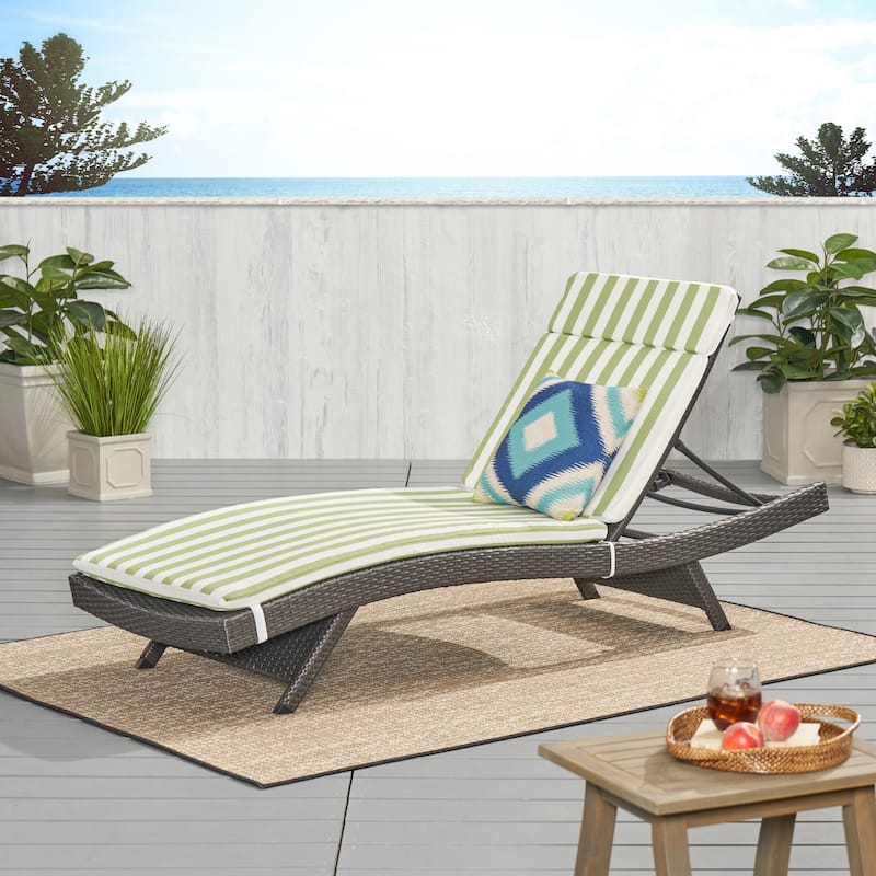 Salem Outdoor Wicker Adjustable Chaise Lounge with Cushion by Christopher Knight Home