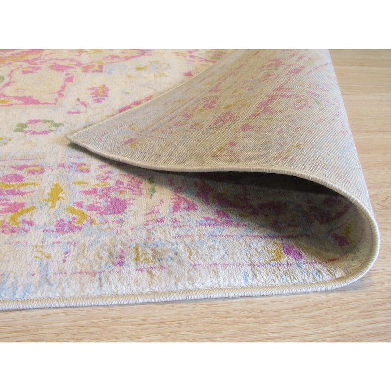 Polypropylene Bohemian Area Rug, 4 x 5.5 - Stylish small accent rug, easy to maintain. - N/A