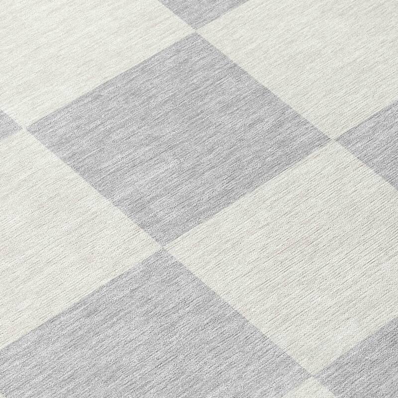 Machine Washable Indoor/ Outdoor Modern Checker Chantille Rug