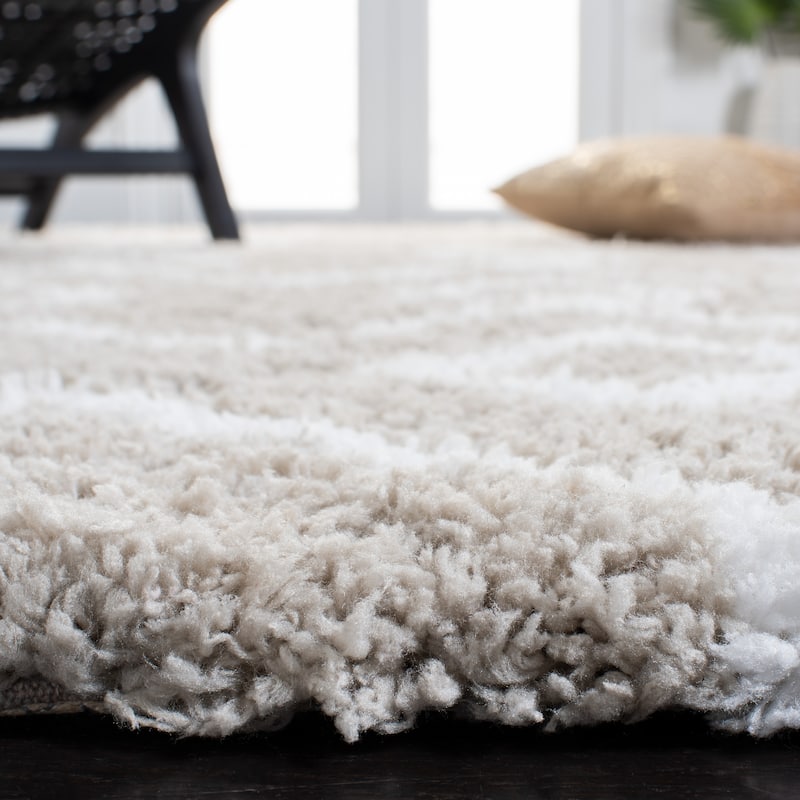 SAFAVIEH Handmade Toronto Shag Shaniqua Polyester Rug