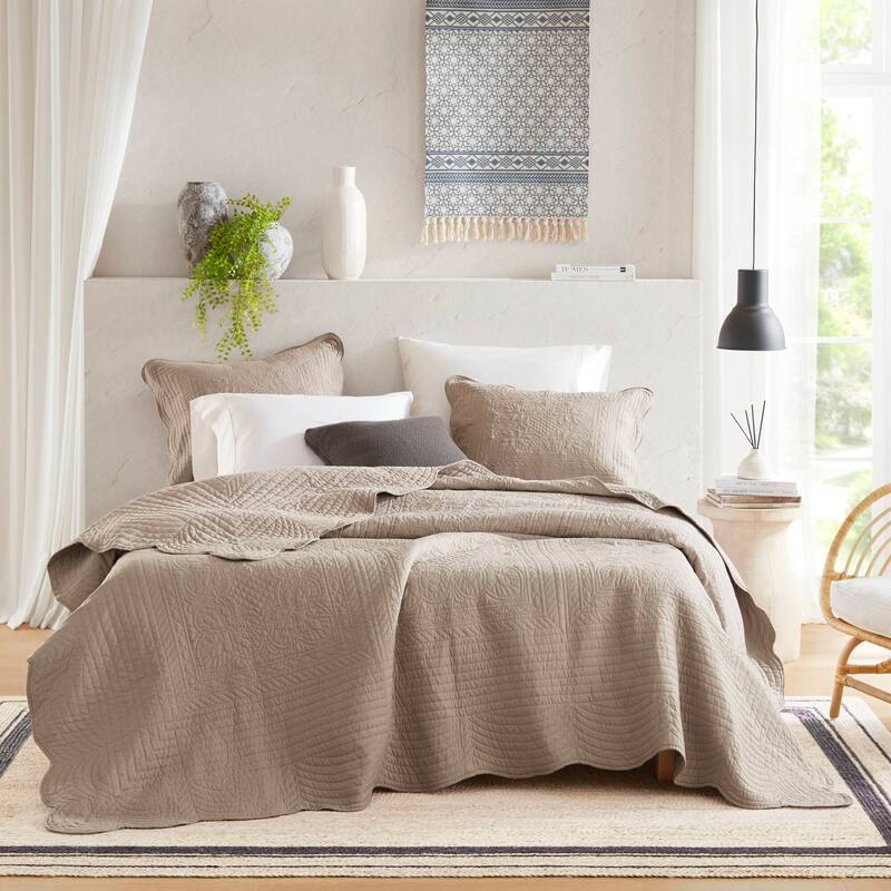 Madison Park Marino 3 Piece Reversible Scalloped Edge Quilt Set - Khaki - Queen