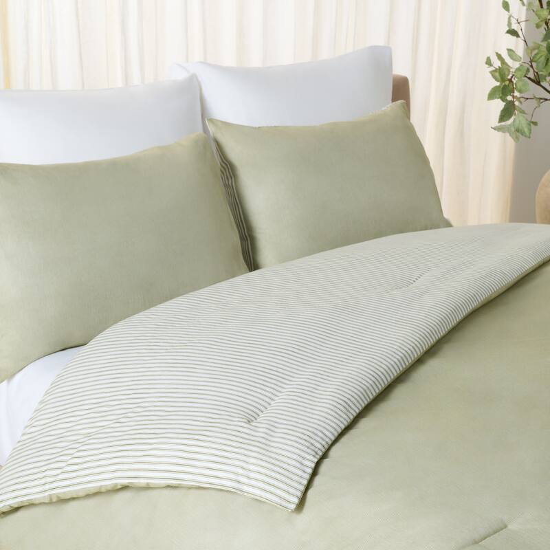 SAFAVIEH HOME 100% Cotton Stripe Reversible 3-piece Comforter Set - 106"W x 90"L - Olive/White