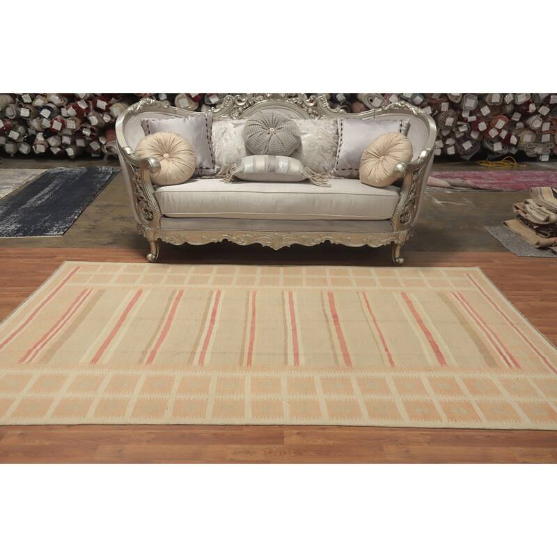 Hand Woven Southwestern Wool Beige Geometric Area Rug - 8' 11'' X 5' 11''